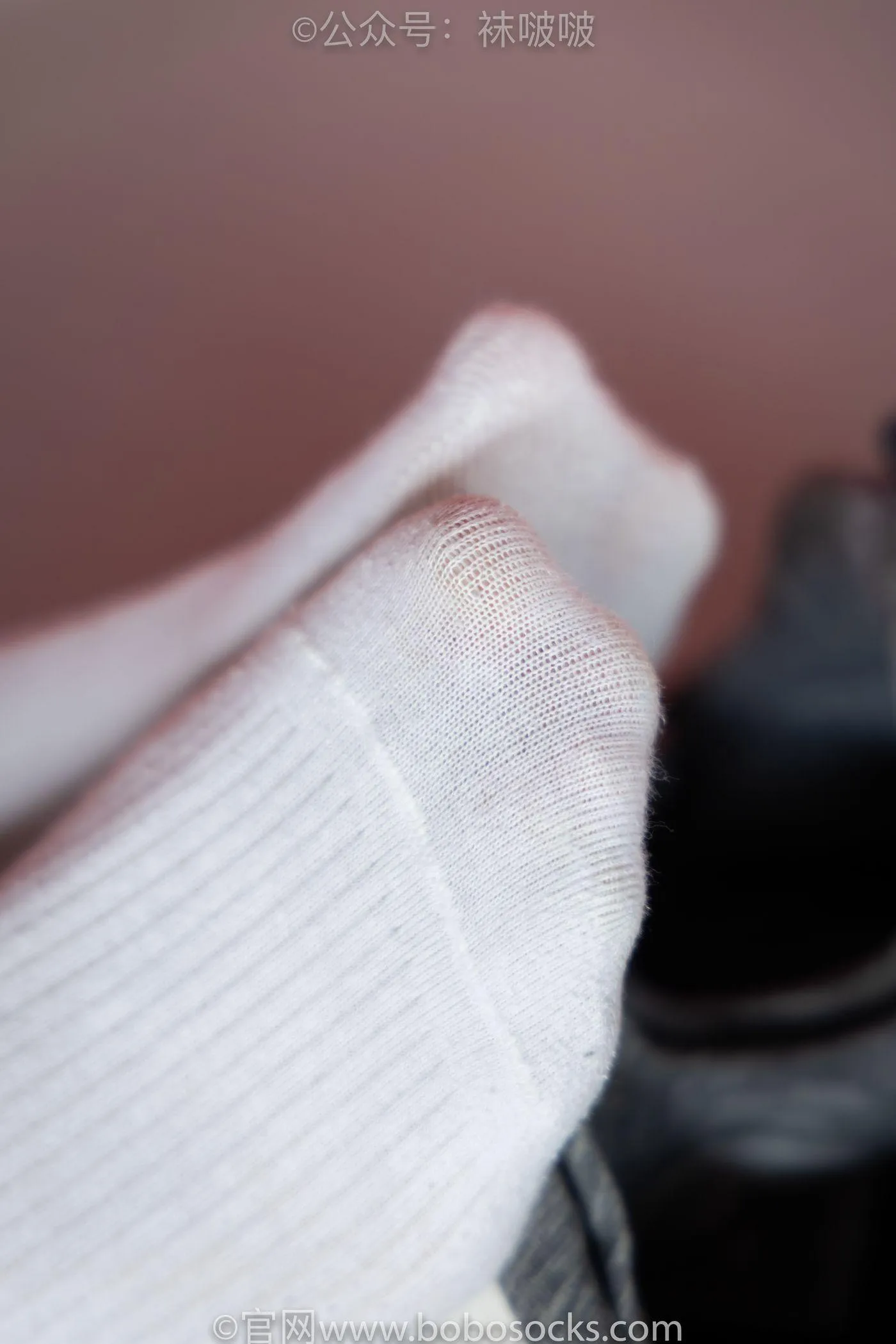 [BoBoSocks袜啵啵]NO.018 木木-运动鞋、白棉袜、裸足 [136P]插图1